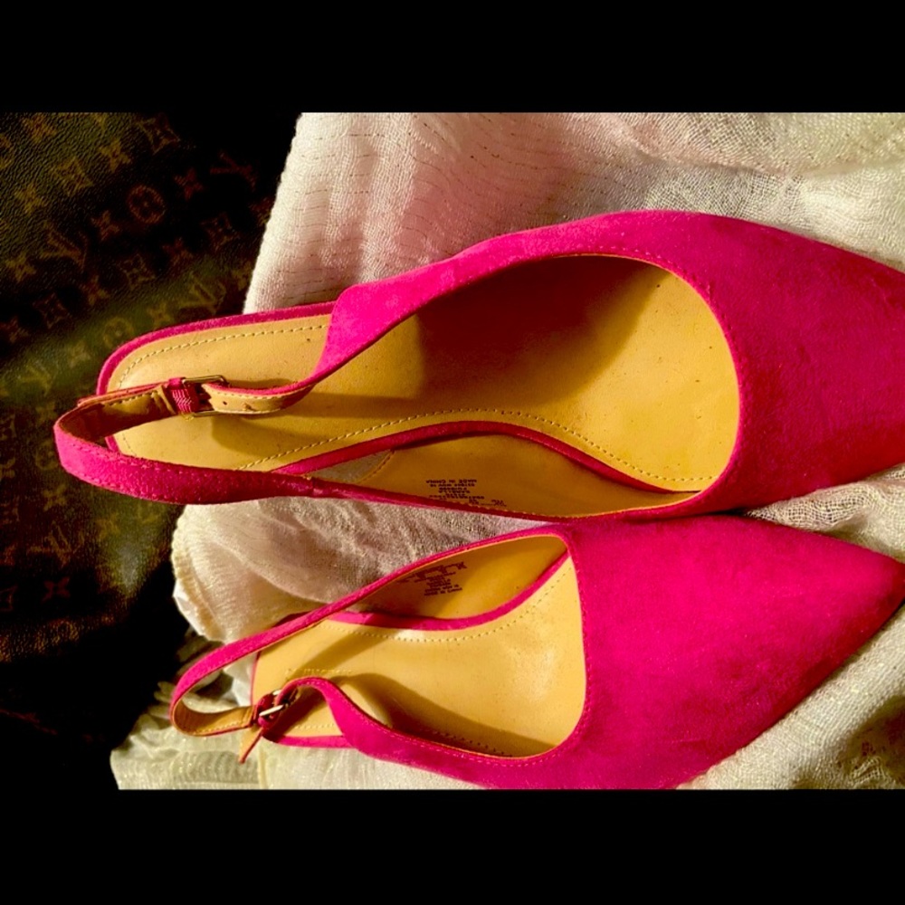 Never worn I’ve tried them on really comfortable